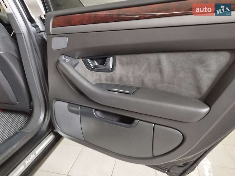 Седан Audi A8 2002 в Виннице