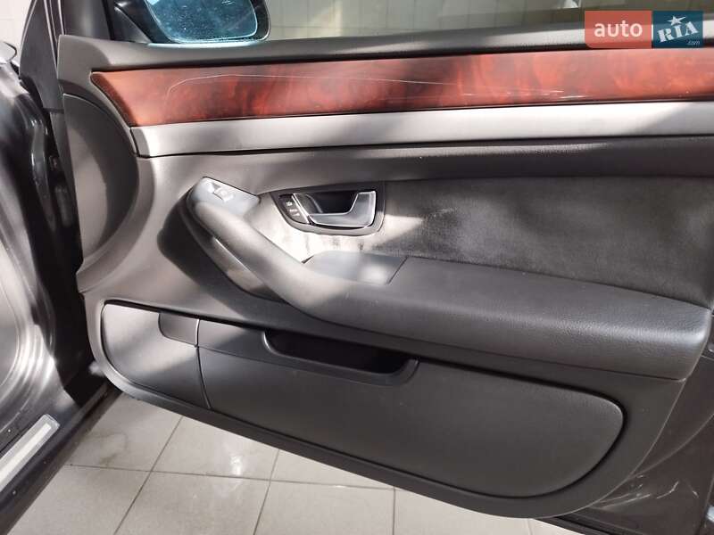 Седан Audi A8 2002 в Виннице
