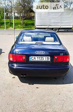 Седан Audi A8 1998 в Смеле