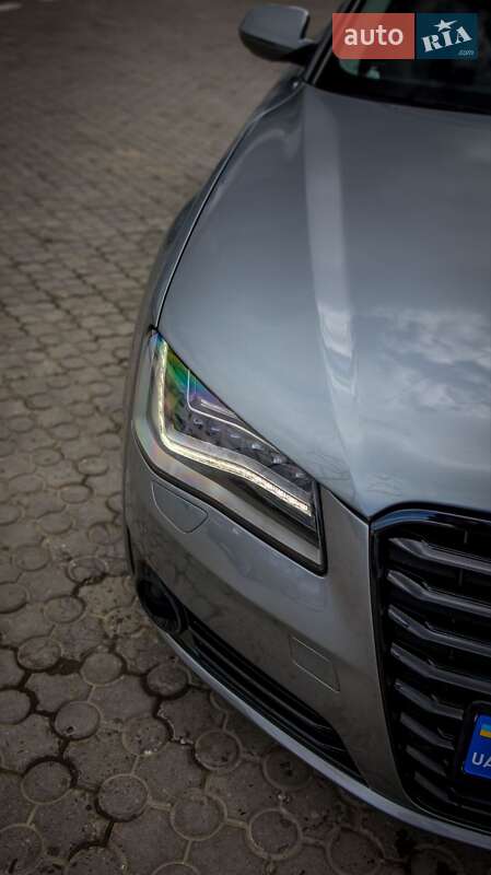Седан Audi A8 2011 в Черновцах