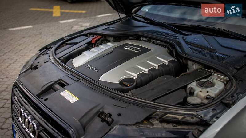 Седан Audi A8 2011 в Черновцах