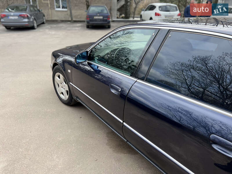 Седан Audi A8 2001 в Львове