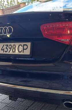 Седан Audi A8 2013 в Тернополі