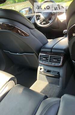 Седан Audi A8 2013 в 