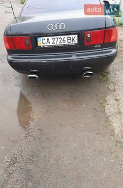 Седан Audi A8 1995 в Одессе