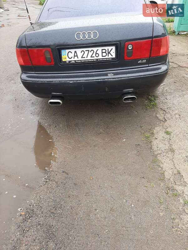 Седан Audi A8 1995 в Одессе