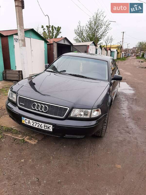 Седан Audi A8 1995 в Одессе