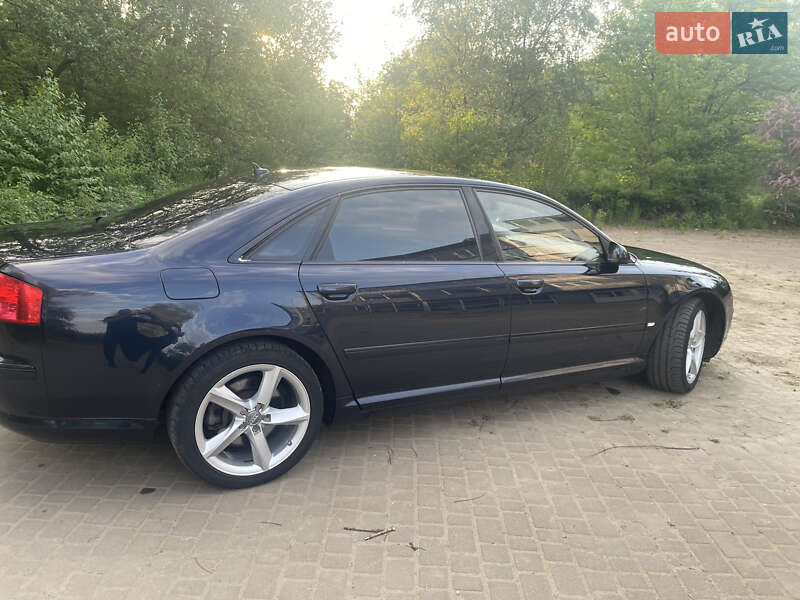Седан Audi A8 2007 в Черновцах