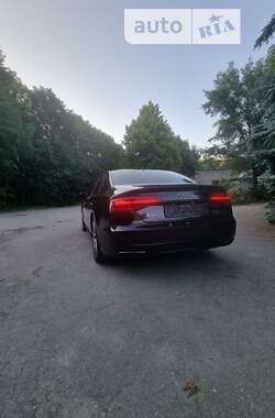 Седан Audi A8 2016 в 