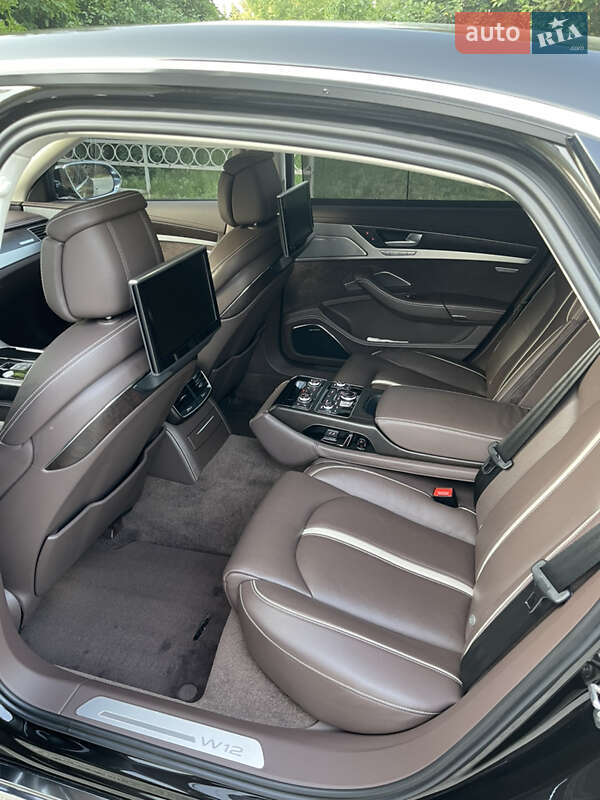 Седан Audi A8 2012 в Днепре