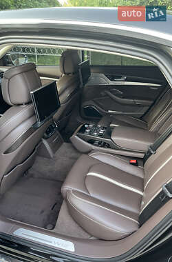 Седан Audi A8 2012 в Днепре