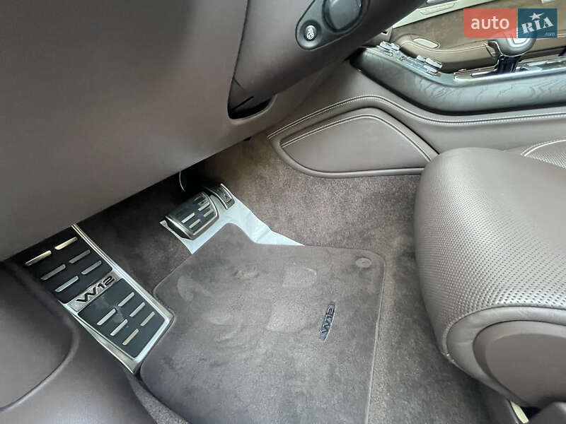 Седан Audi A8 2012 в Днепре