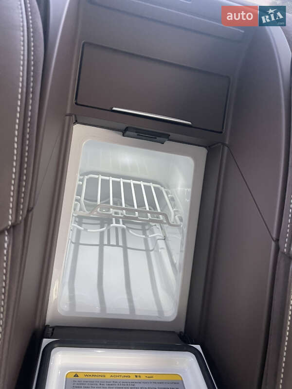 Седан Audi A8 2012 в Днепре