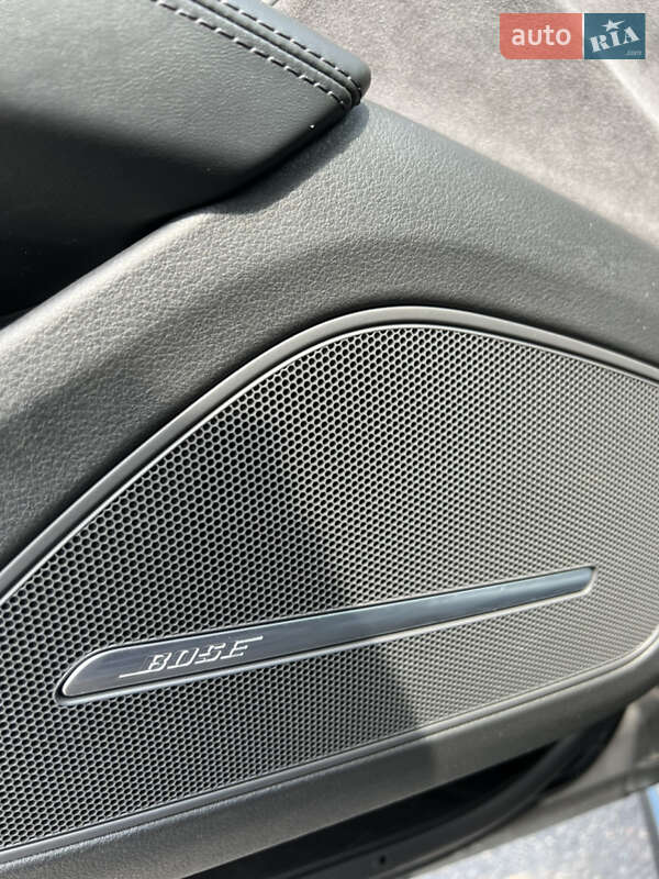 Седан Audi A8 2016 в Кривому Розі