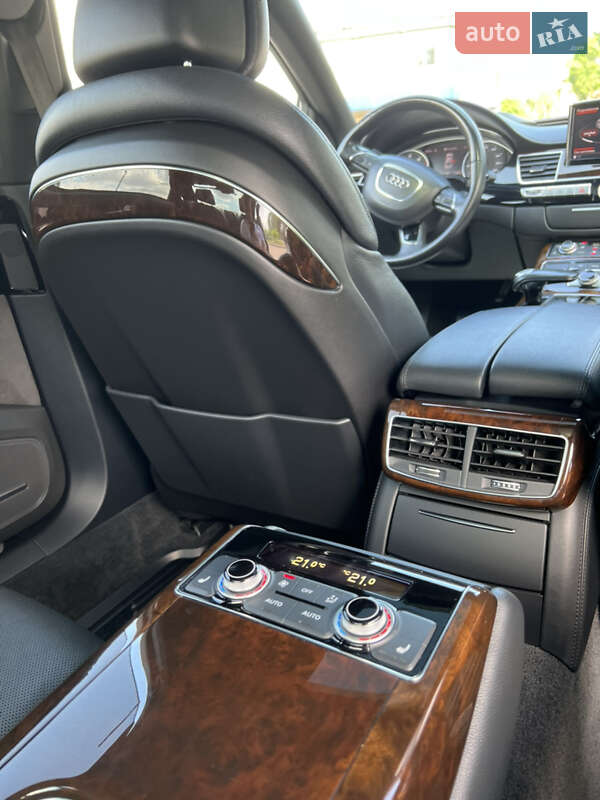Седан Audi A8 2016 в Кривому Розі