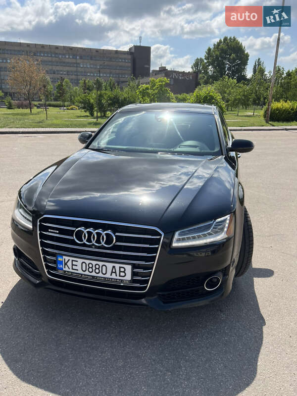 Седан Audi A8 2016 в Кривому Розі