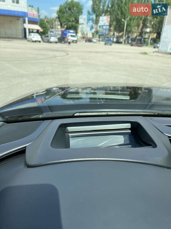Седан Audi A8 2016 в Кривому Розі