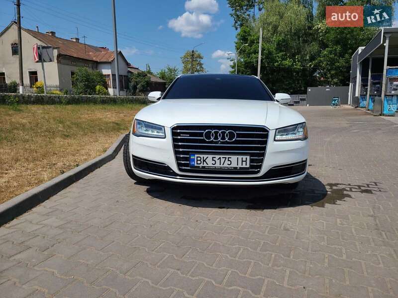 Седан Audi A8 2015 в Івано-Франківську