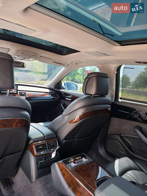 Седан Audi A8 2015 в Івано-Франківську