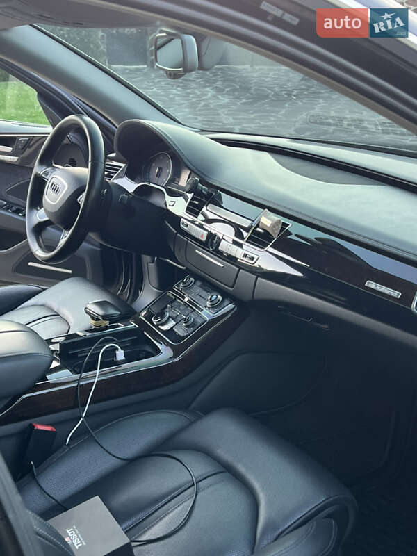 Седан Audi A8 2016 в Хусті