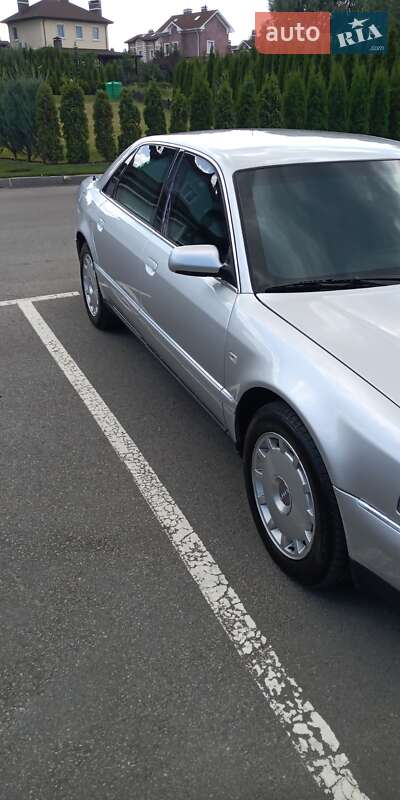 Седан Audi A8 2001 в Киеве