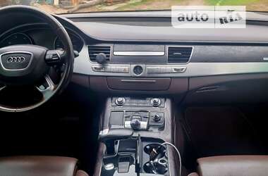 Седан Audi A8 2012 в Ирпене