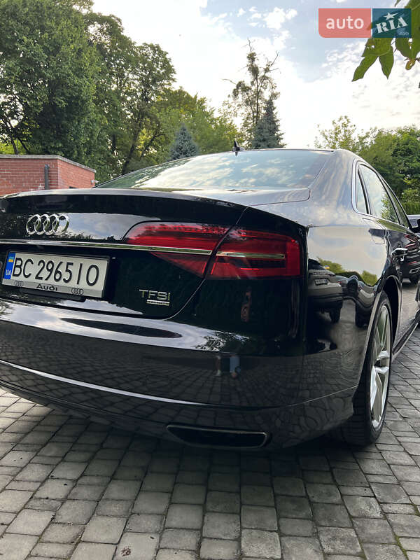 Седан Audi A8 2017 в Львове