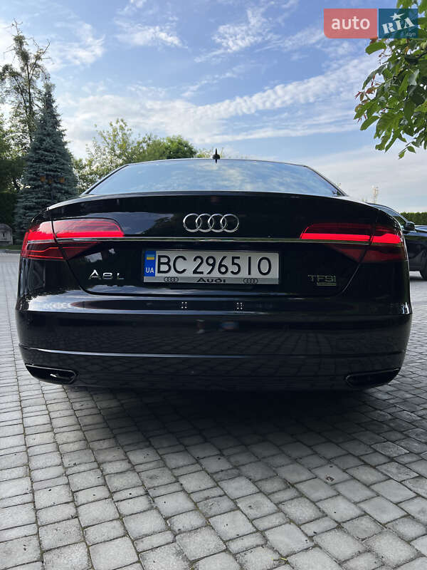 Седан Audi A8 2017 в Львове