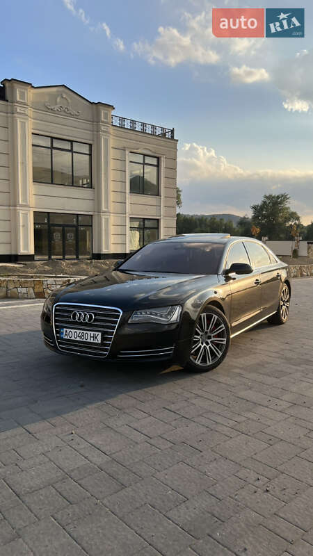 Седан Audi A8 2010 в Хусті