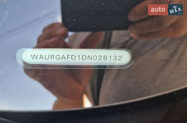 Седан Audi A8 2013 в 