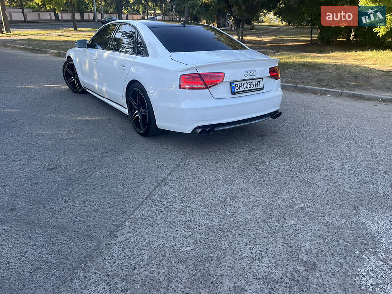 Седан Audi A8 2012 в Одессе