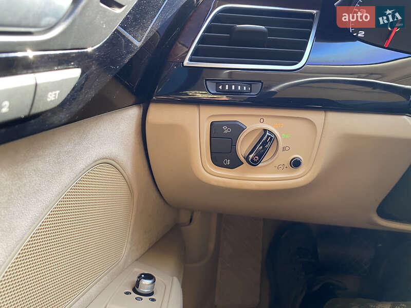 Седан Audi A8 2013 в Киеве фото 43 Седан Audi A8 2013 в Киеве