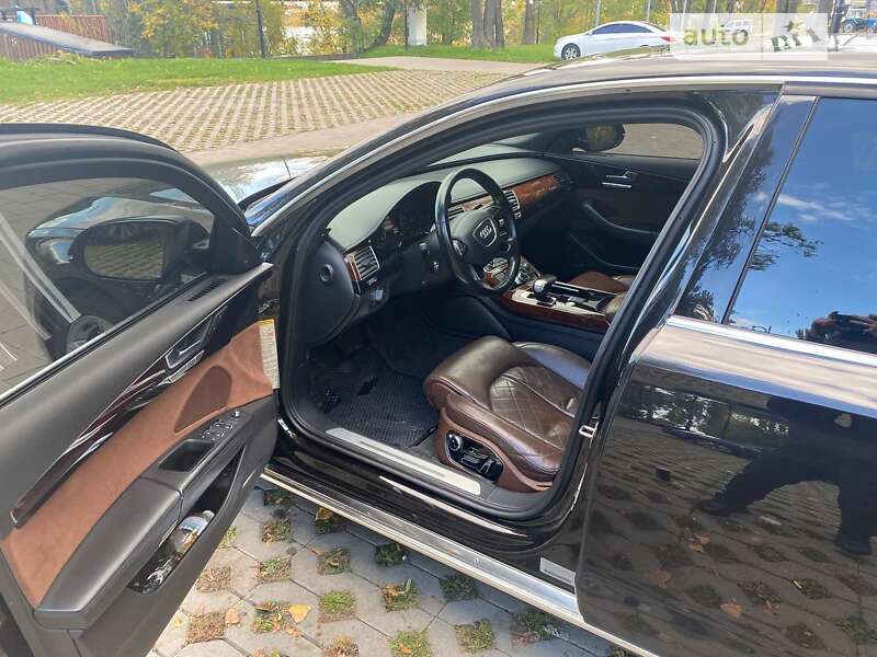 Седан Audi A8 2012 в Киеве