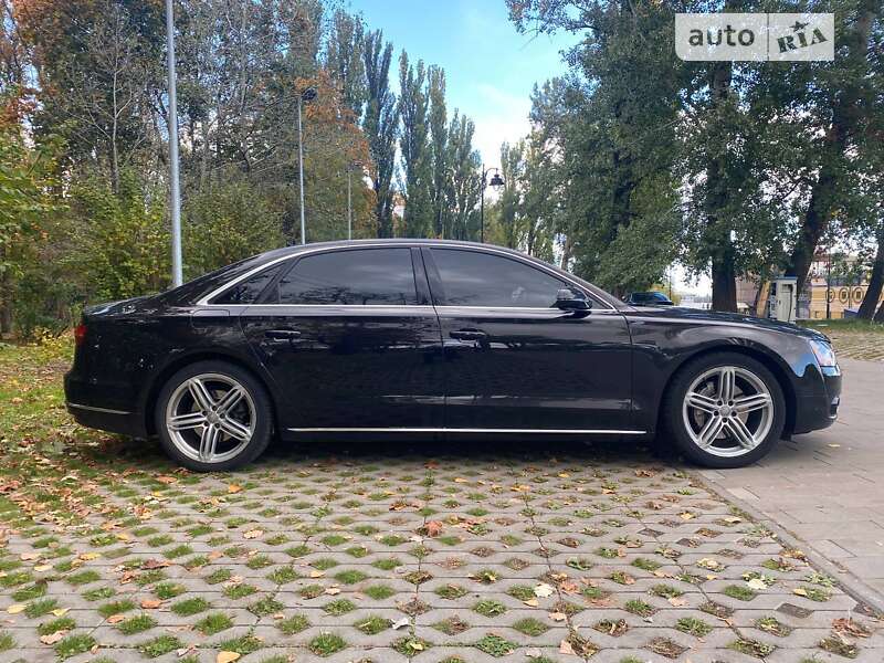 Седан Audi A8 2012 в Киеве