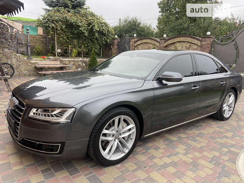 Седан Audi A8 2015 в Тернополі