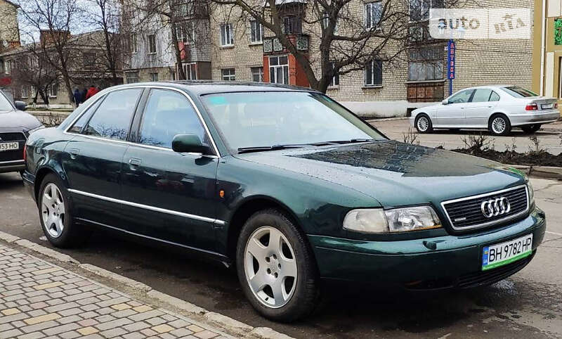 Седан Audi A8 1998 в Подольске