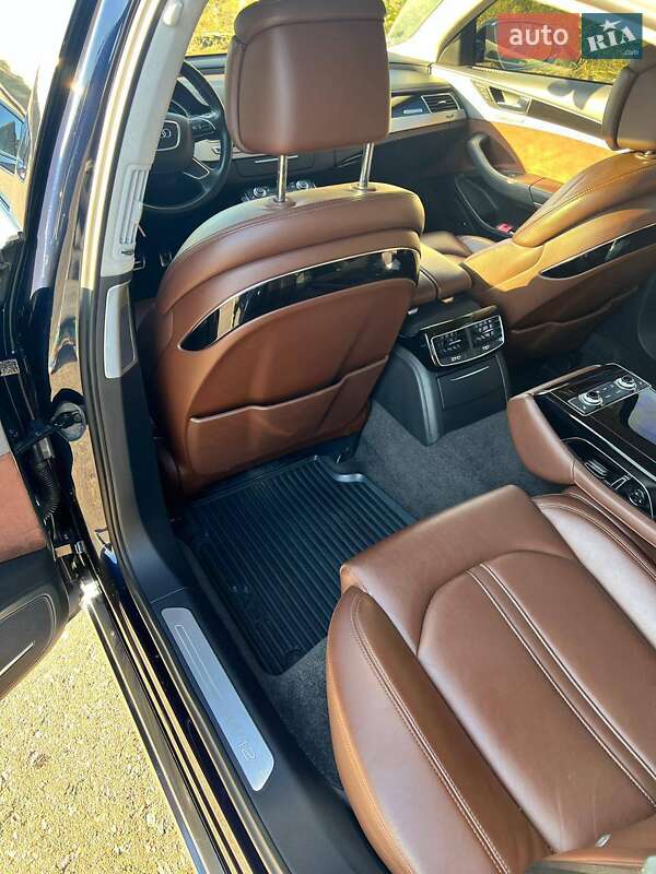 Седан Audi A8 2011 в Николаеве