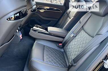Седан Audi A8 2018 в Калуше