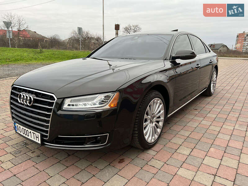 Седан Audi A8 2015 в Мукачево