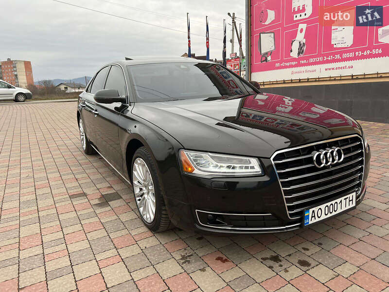Седан Audi A8 2015 в Мукачево