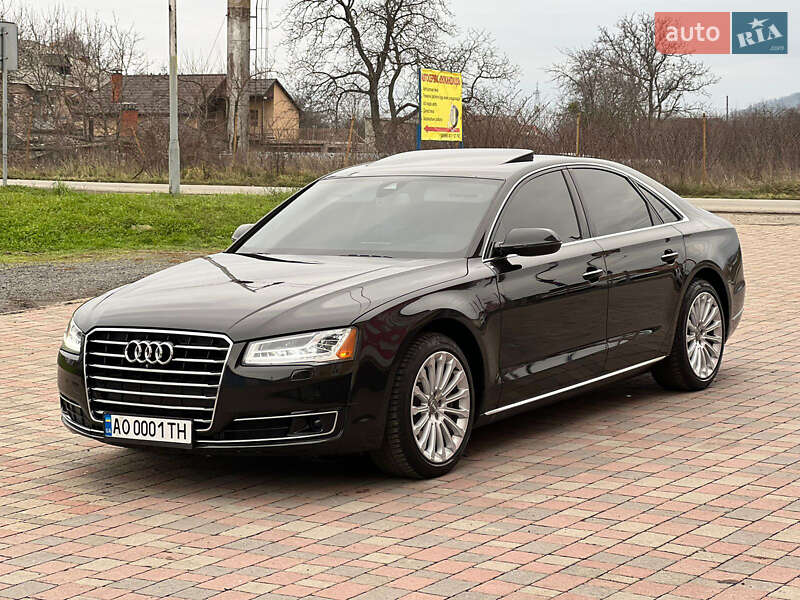 Седан Audi A8 2015 в Мукачево