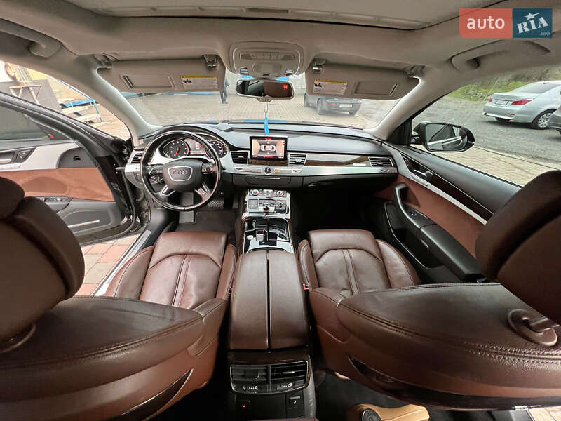 Седан Audi A8 2015 в Мукачево