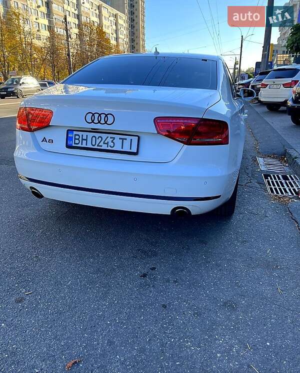 Седан Audi A8 2012 в Одессе