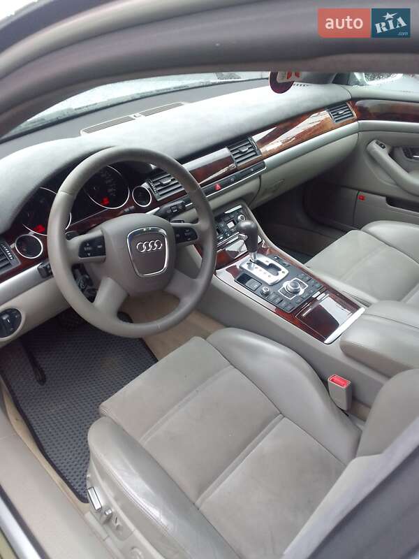 Седан Audi A8 2007 в Макарові