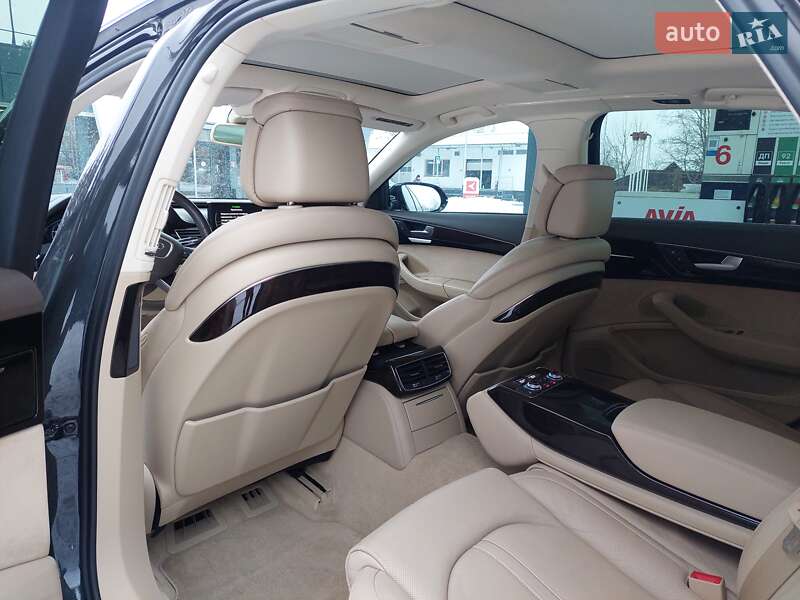 Седан Audi A8 2015 в Івано-Франківську