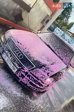 Седан Audi A8 1997 в Чернівцях