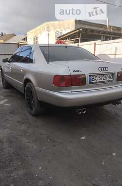 Седан Audi A8 1999 в Золочеве