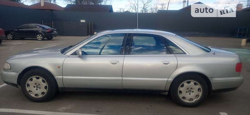 Седан Audi A8 1997 в Вышгороде
