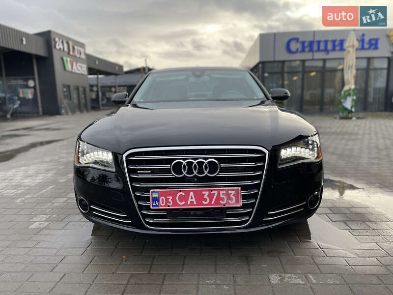 Седан Audi A8 2013 в Львове
