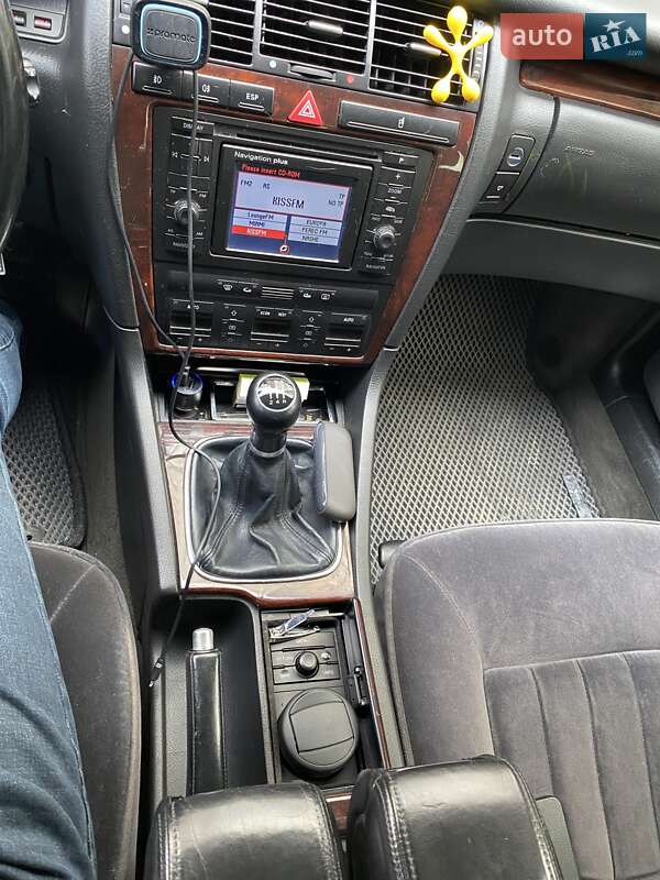 Седан Audi A8 2001 в Броварах